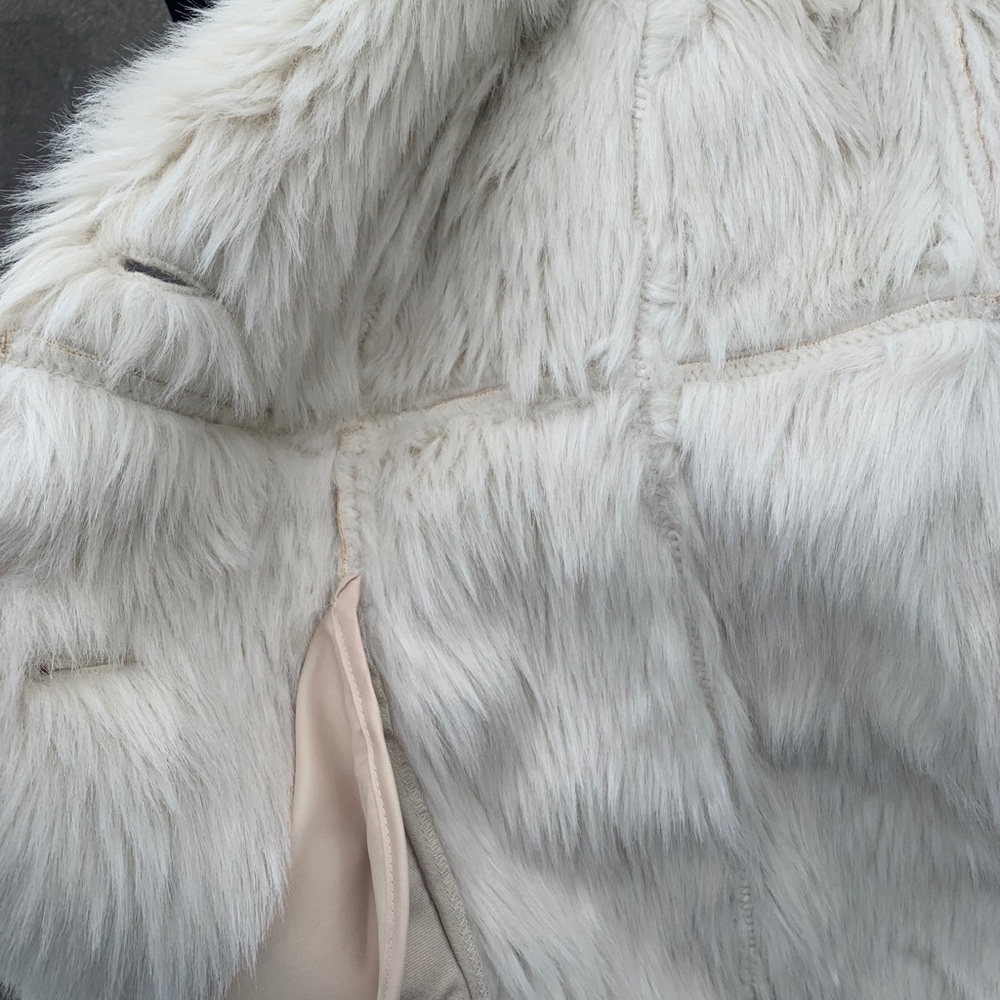 Coat - Picture 3 of 4